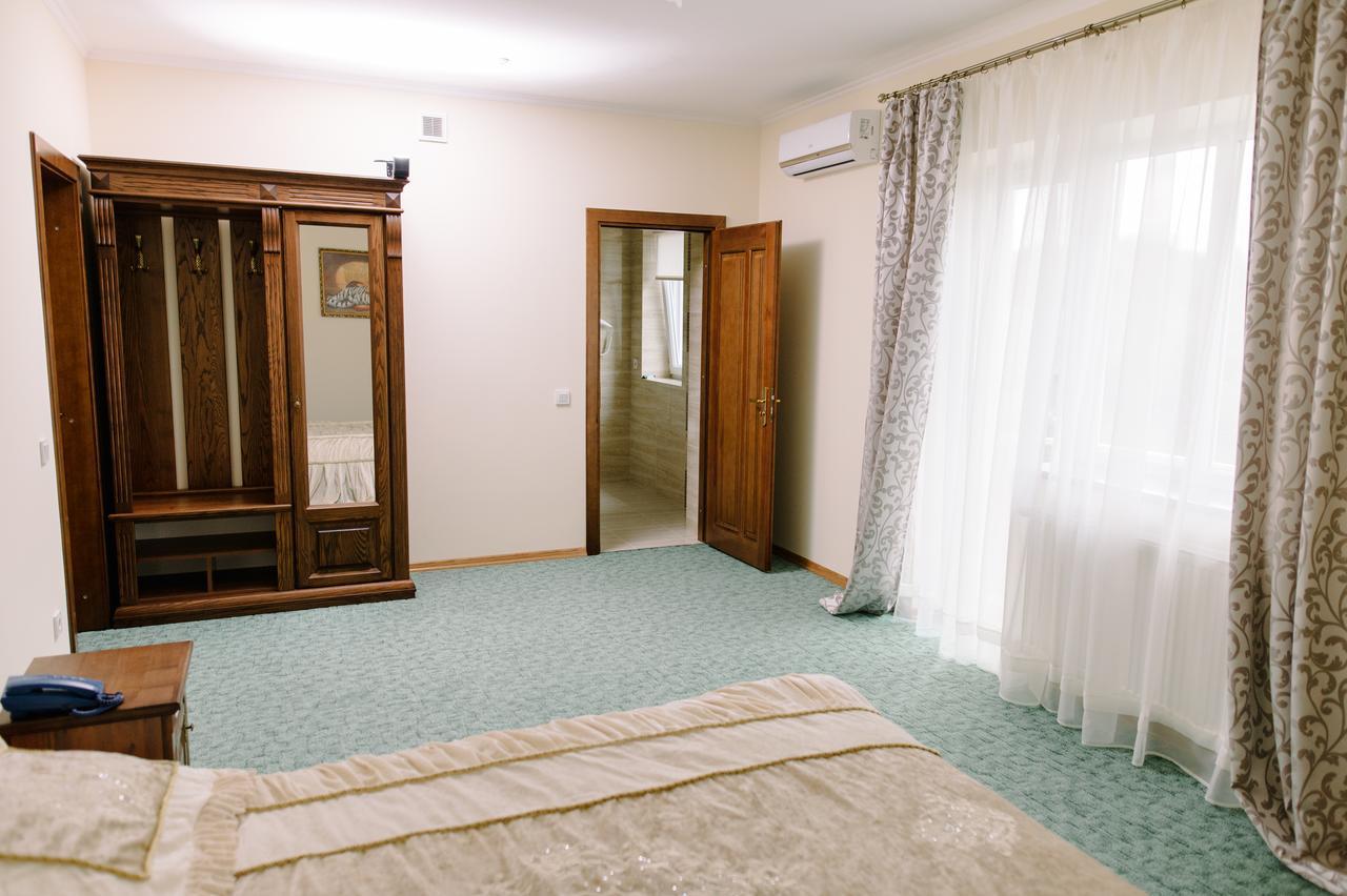 Hotel Korona Kolybayevka Exterior foto